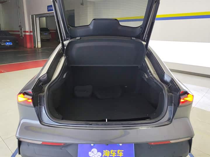 Фото 4 - Changan UNI-V