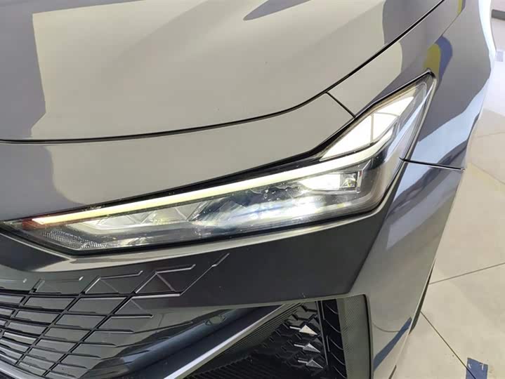 Фото 5 - Changan UNI-V