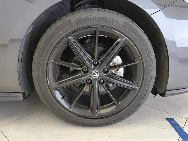 Фото 6 - Changan UNI-V