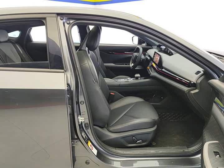 Фото 8 - Changan UNI-V