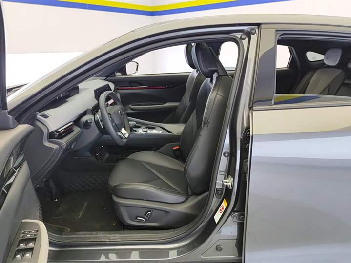 Фото 9 - Changan UNI-V