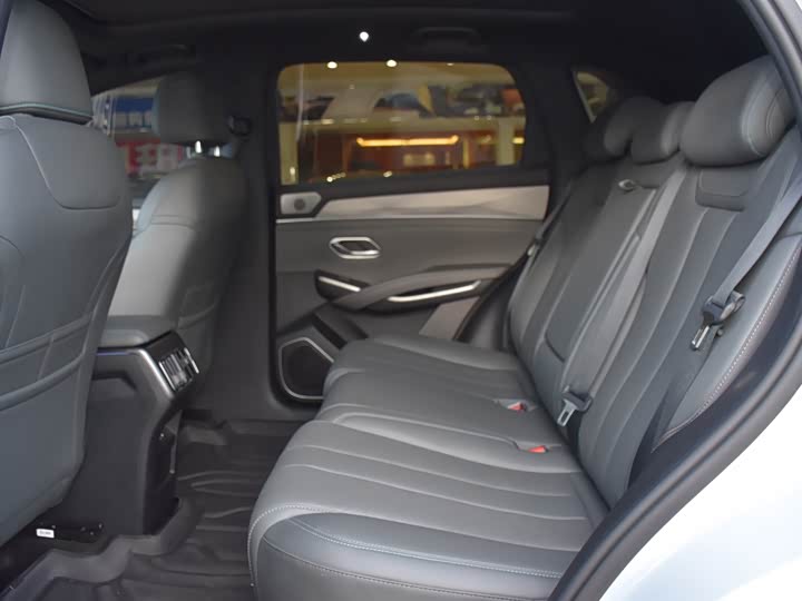 Фото 11 - BYD Song L DM-i Hybrid