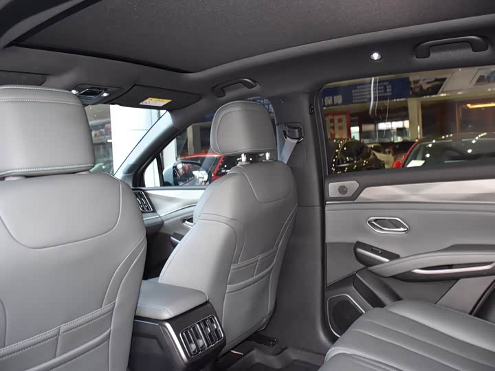 Фото 12 - BYD Song L DM-i Hybrid