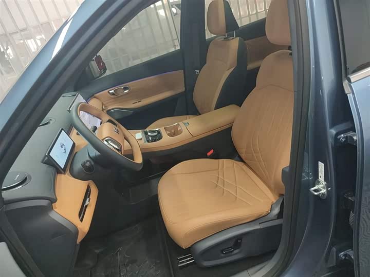 Фото 15 - Geely Galaxy Starship 7