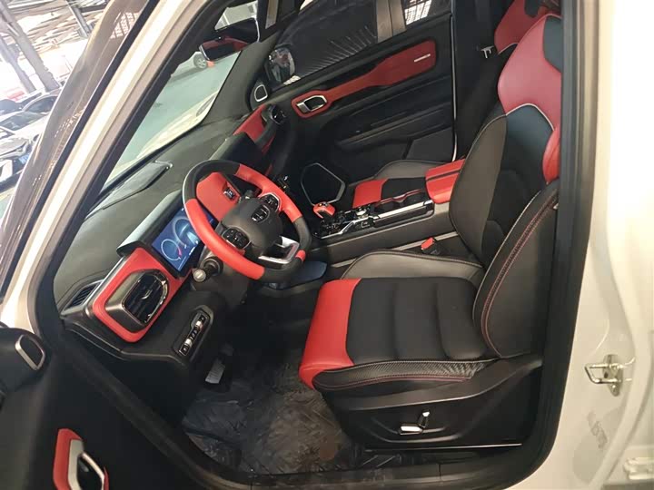 Фото 15 - Geely Icon