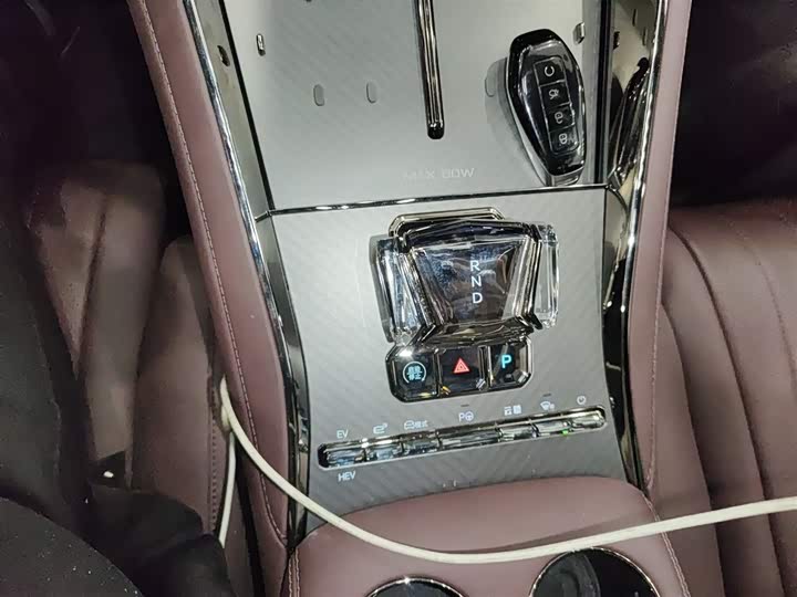 Фото 14 - Denza Z9GT