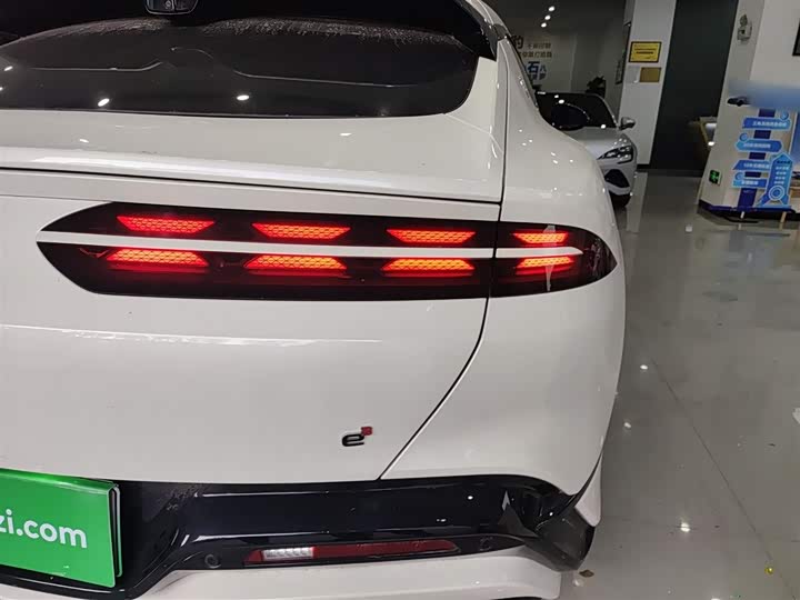 Фото 8 - Denza Z9GT