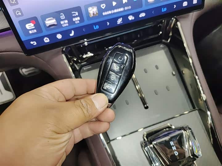 Фото 9 - Denza Z9GT