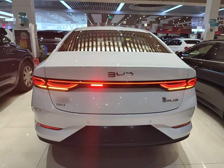 Фото 6 - BYD Qin Plus