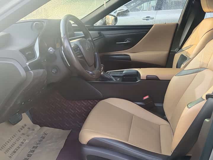 Фото 5 - Lexus ES