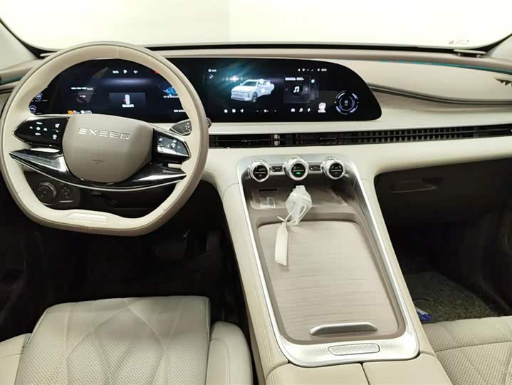 Фото 12 - Exeed RX C-DM Hybrid