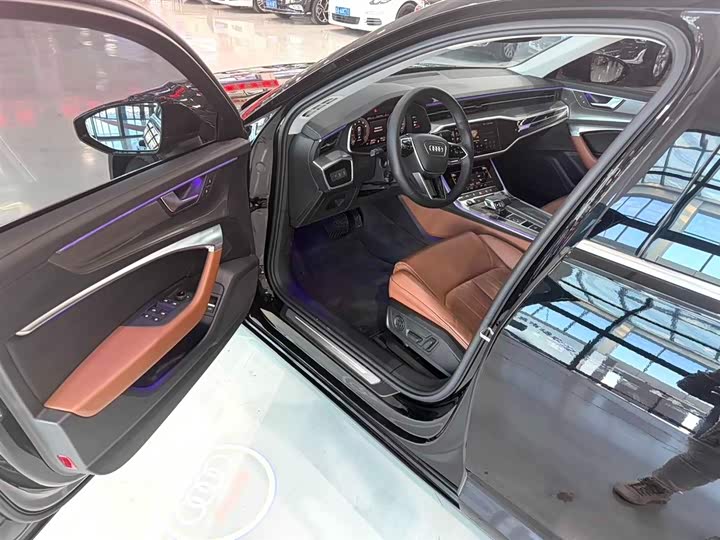 Фото 12 - Audi A6L