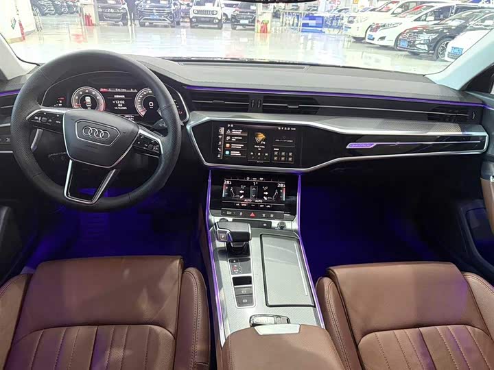Фото 13 - Audi A6L