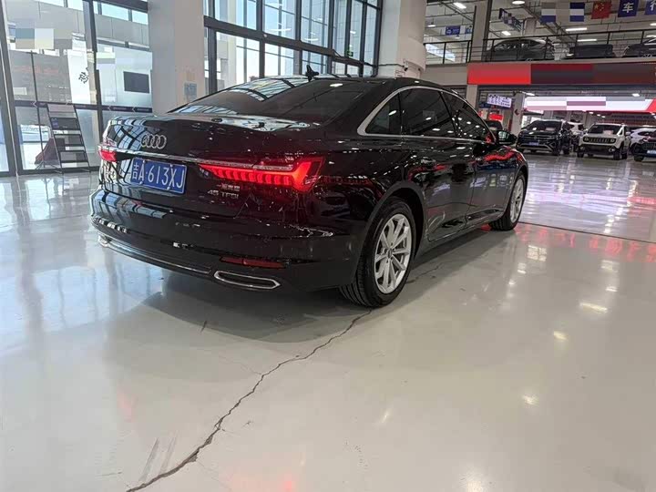 Фото 2 - Audi A6L