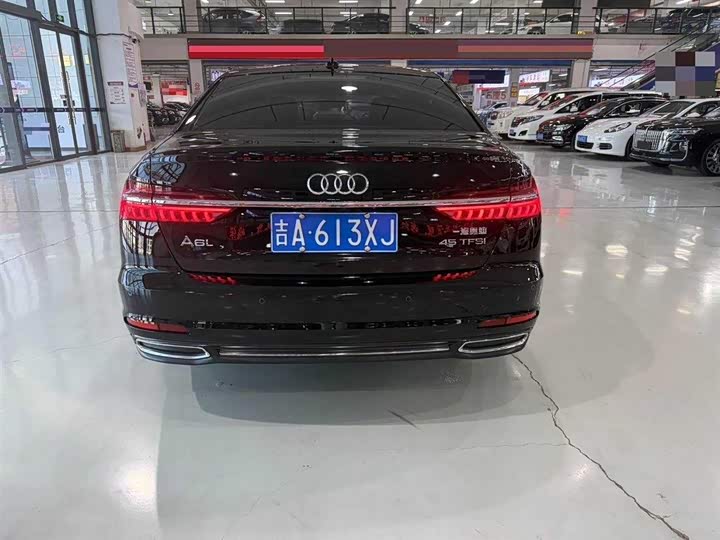 Фото 3 - Audi A6L