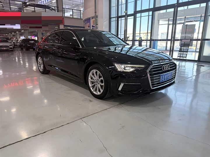 Фото 5 - Audi A6L