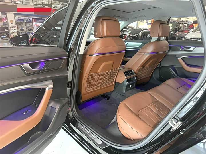 Фото 7 - Audi A6L