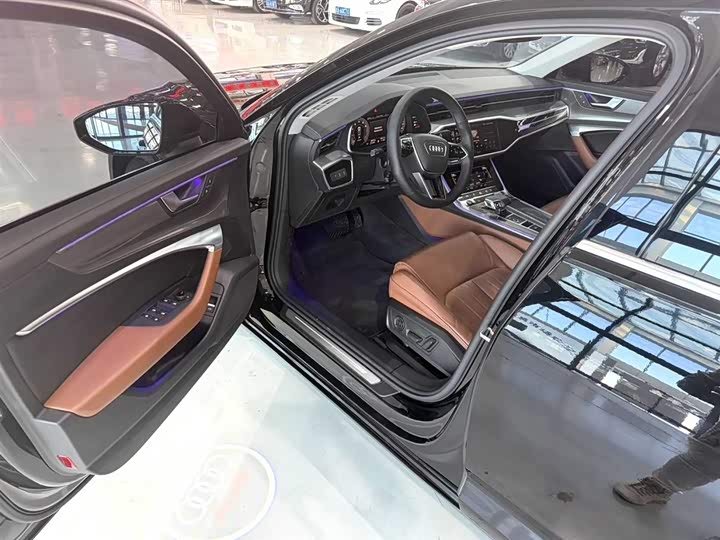 Фото 8 - Audi A6L