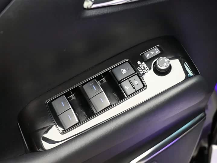 Фото 10 - Toyota Alphard