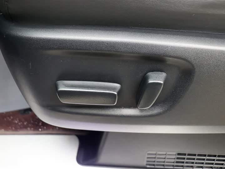 Фото 12 - Toyota Alphard