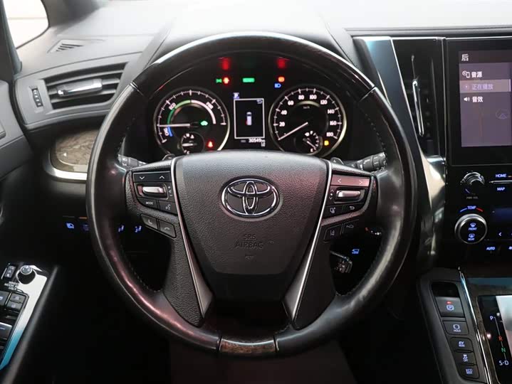 Фото 17 - Toyota Alphard