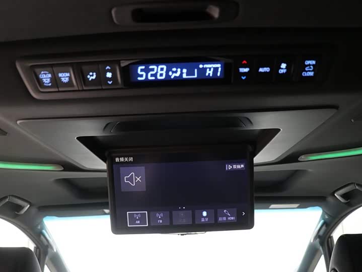 Фото 20 - Toyota Alphard