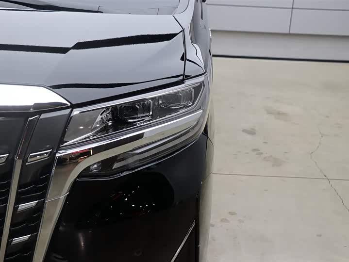Фото 24 - Toyota Alphard