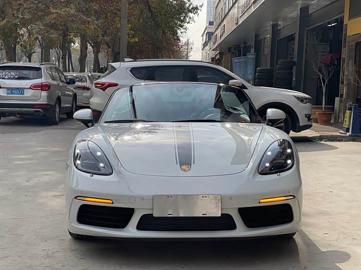 Фото 1 - Porsche 718