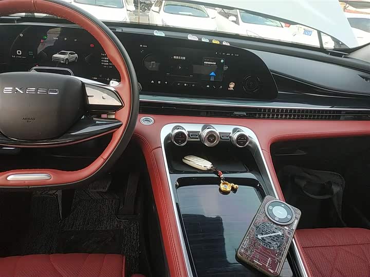 Фото 13 - Exeed RX