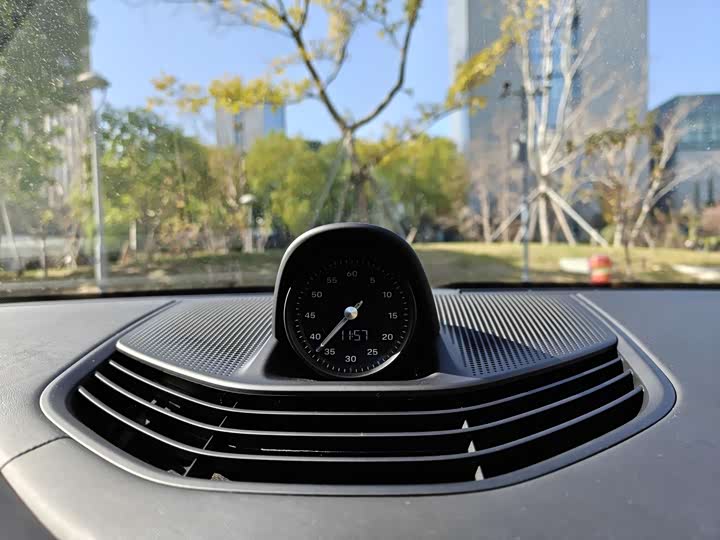 Фото 15 - Porsche Taycan