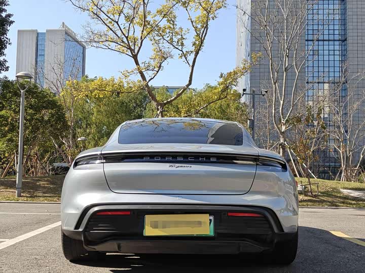 Фото 21 - Porsche Taycan