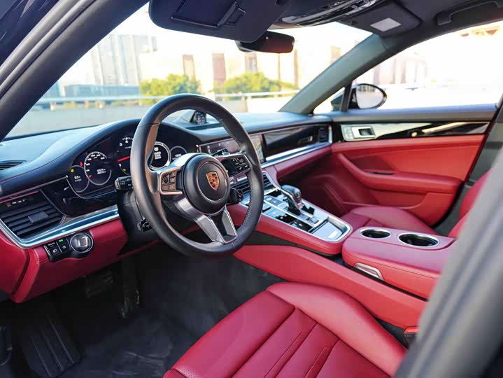 Фото 4 - Porsche Taycan