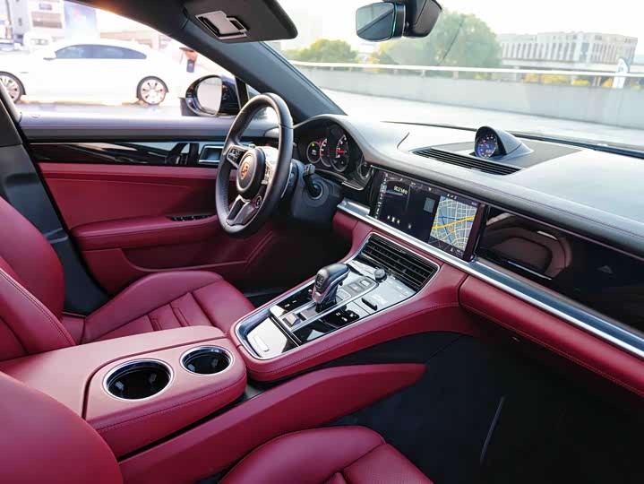 Фото 6 - Porsche Taycan