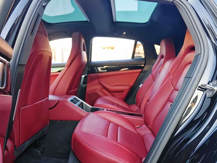 Фото 8 - Porsche Taycan