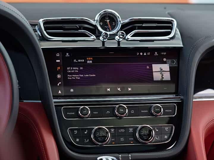 Фото 14 - Bentley Bentayga Hybrid