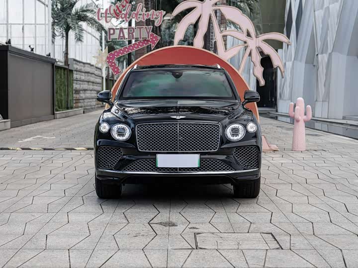 Фото 2 - Bentley Bentayga Hybrid
