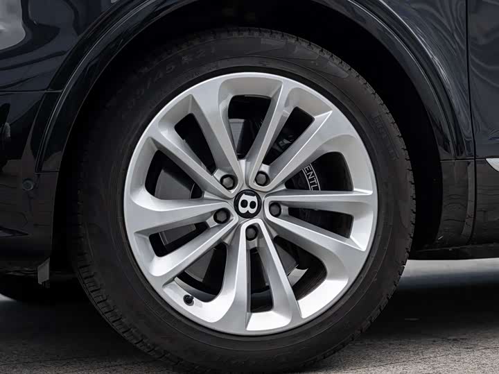 Фото 8 - Bentley Bentayga Hybrid