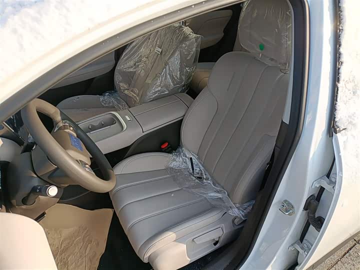 Фото 15 - GAC Aion UT