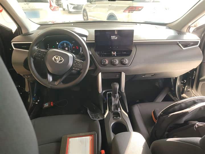 Фото 10 - Toyota Corolla Cross