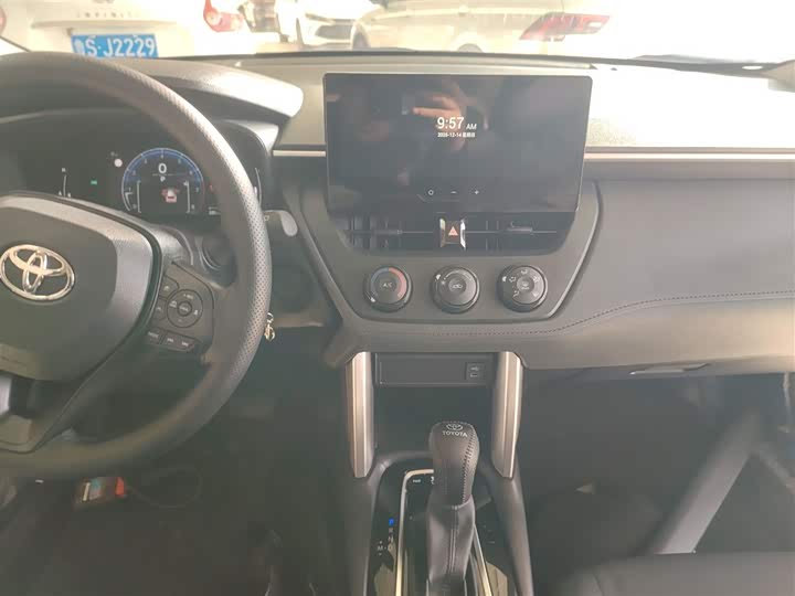 Фото 13 - Toyota Corolla Cross