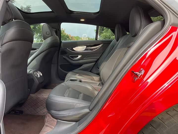 Фото 14 - Mercedes-Benz AMG GT