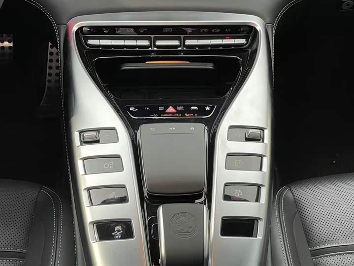 Фото 21 - Mercedes-Benz AMG GT