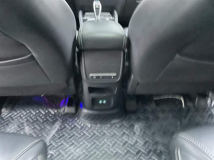 Фото 19 - BYD Song Max