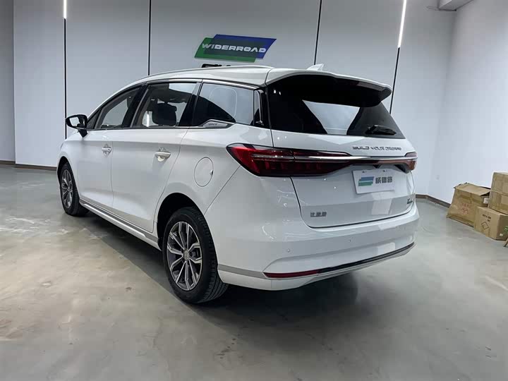 Фото 2 - BYD Song Max