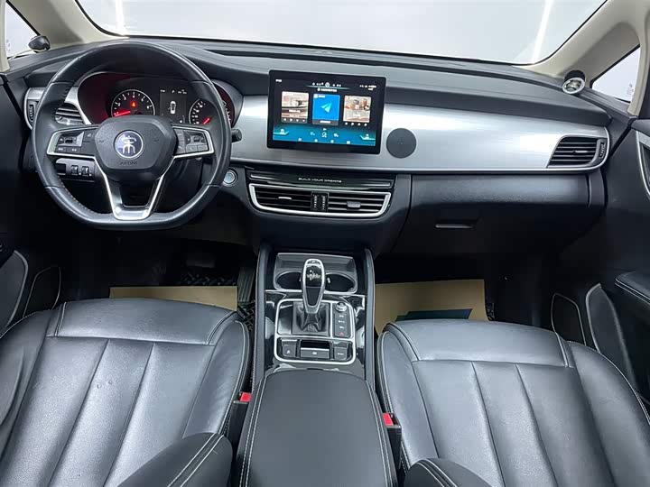 Фото 26 - BYD Song Max