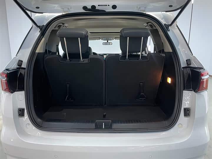 Фото 31 - BYD Song Max