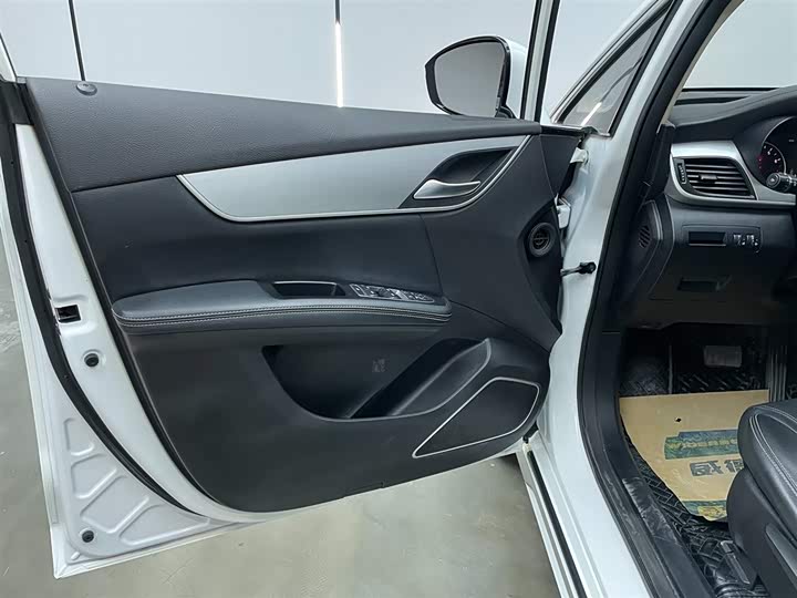 Фото 8 - BYD Song Max