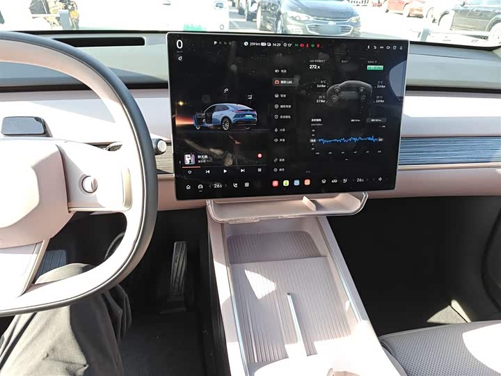 Фото 10 - Nio Onvo L60