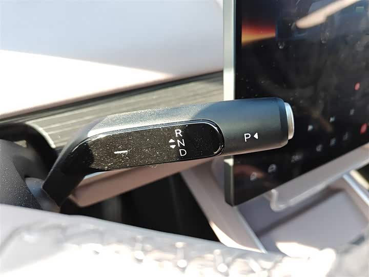 Фото 14 - Nio Onvo L60