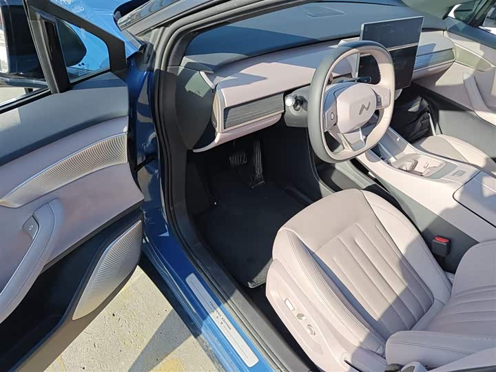 Фото 16 - Nio Onvo L60